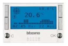 BTICINO HD4451  Axolute thermostaat progr. d/w CO 1A  EAN: 8012199984285   Op bestelling, geen terugname